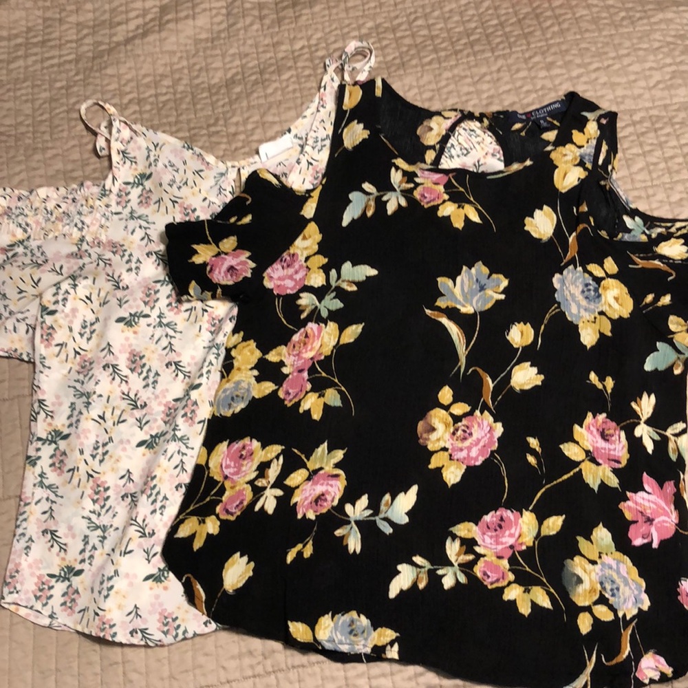 2 nice junior tops.